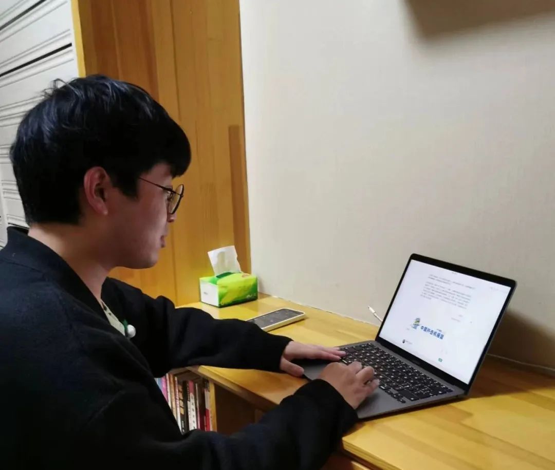 50b64ba047e73a03c9e735bf333b4de5