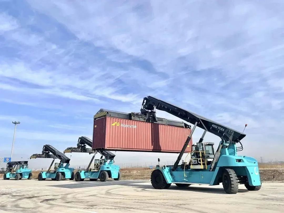 5ad06bc0da9cc47907bd69f30b90b4dc