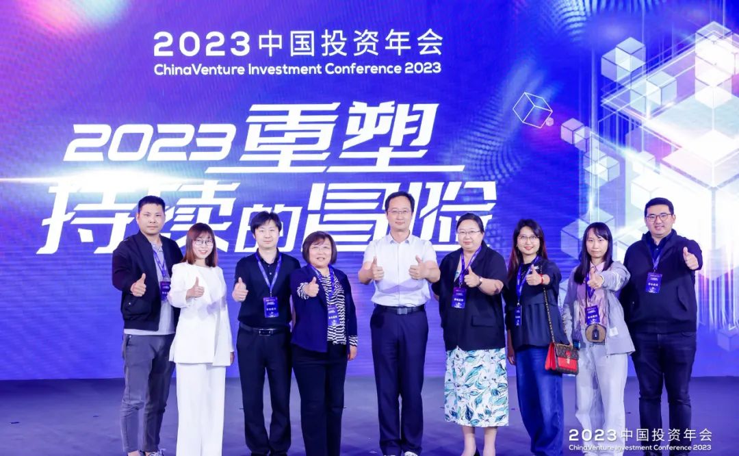 7538705d7fa8465a47c6b039e70ee71c